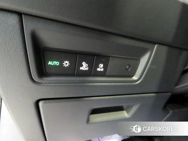 Volkswagen Touareg 3rd generation 2020 Белый из Кореи, фото 5