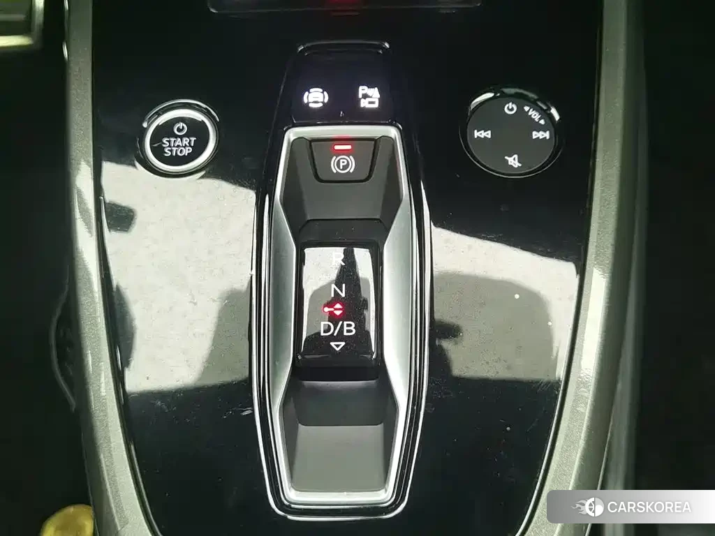 Audi Q5 e-tron 2022 Черный из Китая, фото 5