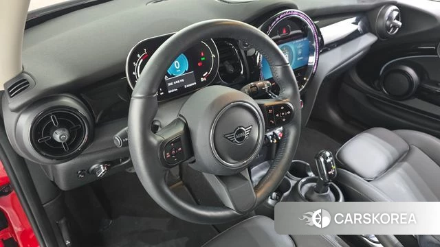 Mini Cooper 2023 Красный из Кореи, фото 5