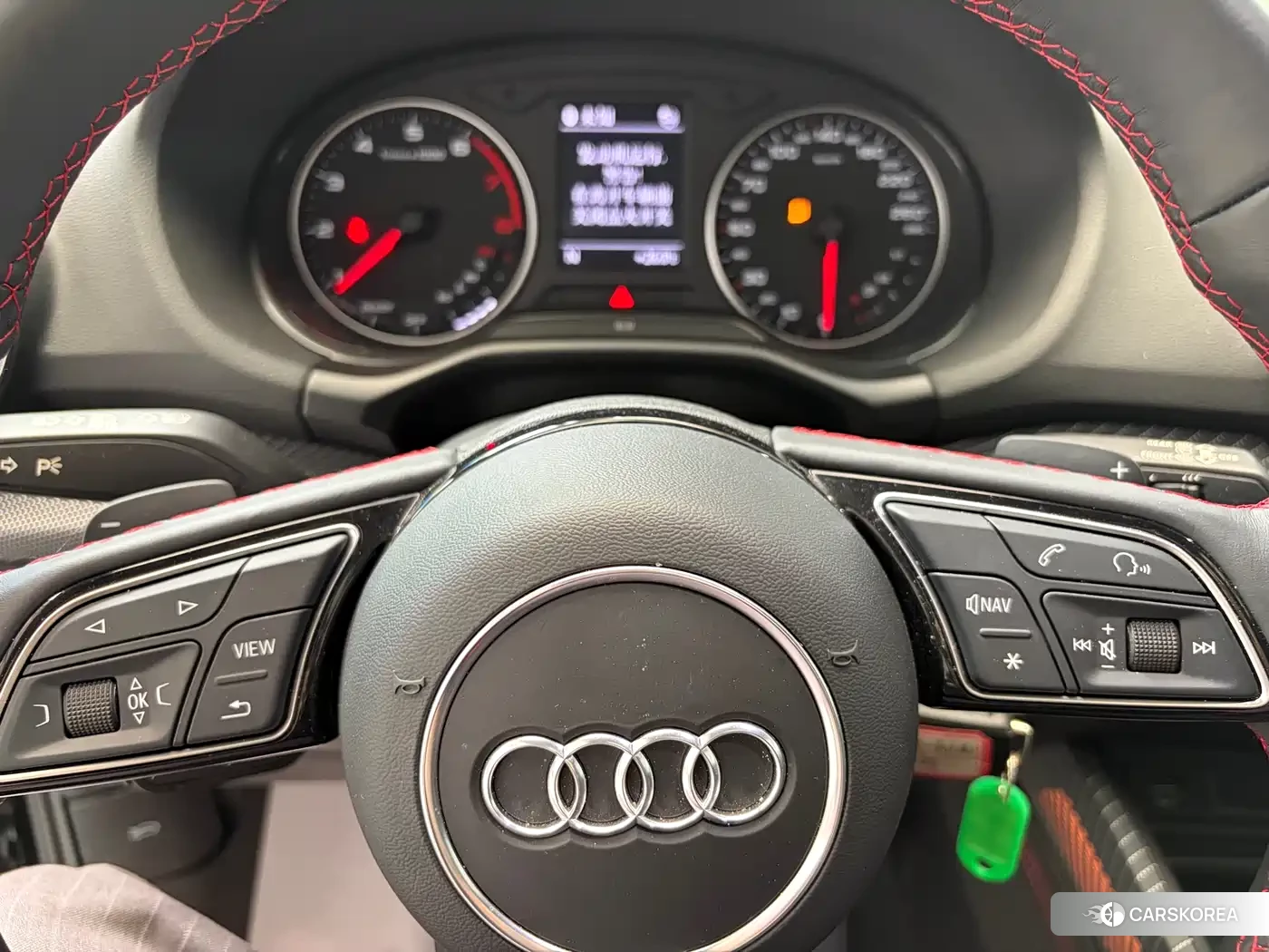 Audi Q2L 2025 Silver/gray из Китая, фото 5