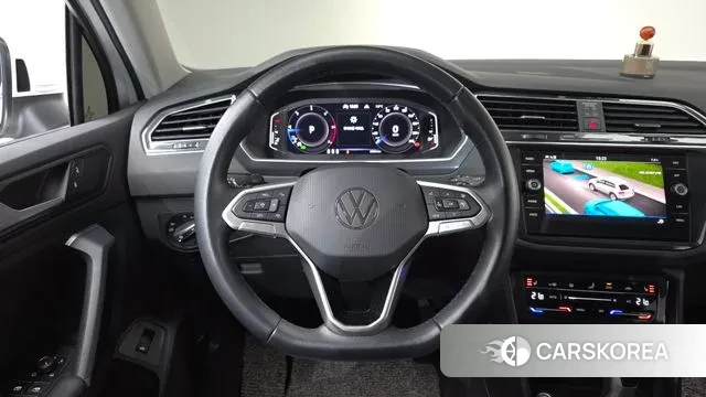Volkswagen Tiguan second Generation 2022 Белый из Кореи, фото 5