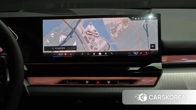 BMW 5 Series (G60) 2025 Светло-серебряный цвет из Кореи, фото 5
