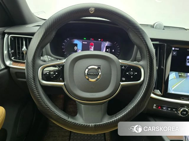 Volvo V60 Cross-Country 2nd Generation 2023 Серебряный из Кореи, фото 5