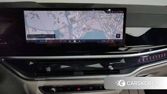 BMW X7 (G07) 2024 Светло-серебряный цвет из Кореи, фото 5