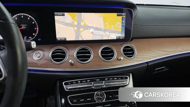 Mercedes-Benz E-Class W213 2018 Белый из Кореи, фото 5