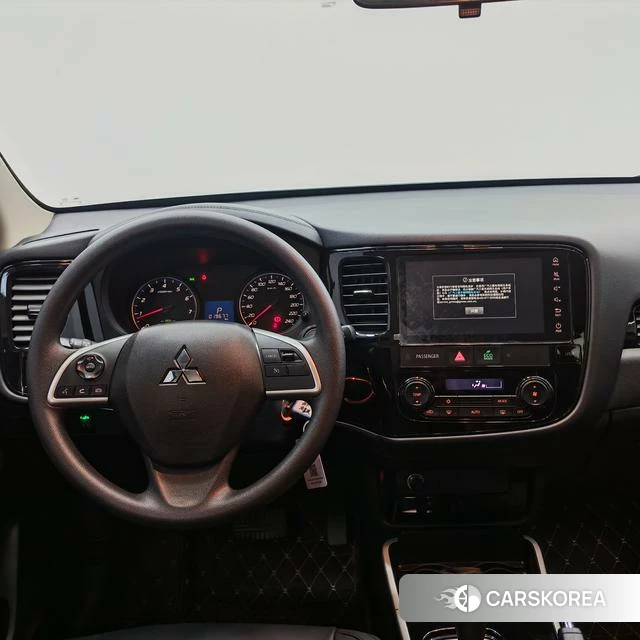 Mitsubishi  Outlander 2021 Белый из Китая, фото 5