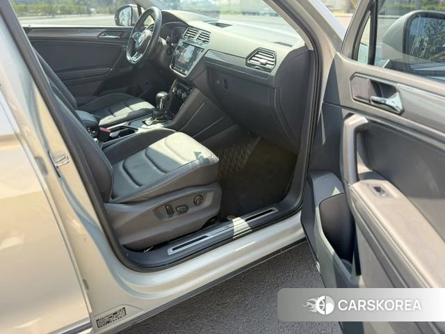 Volkswagen Tiguan L 2021 Шампань из Китая, фото 5