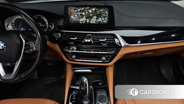 BMW 5 Series (G30) 2018 Белый из Кореи, фото 5