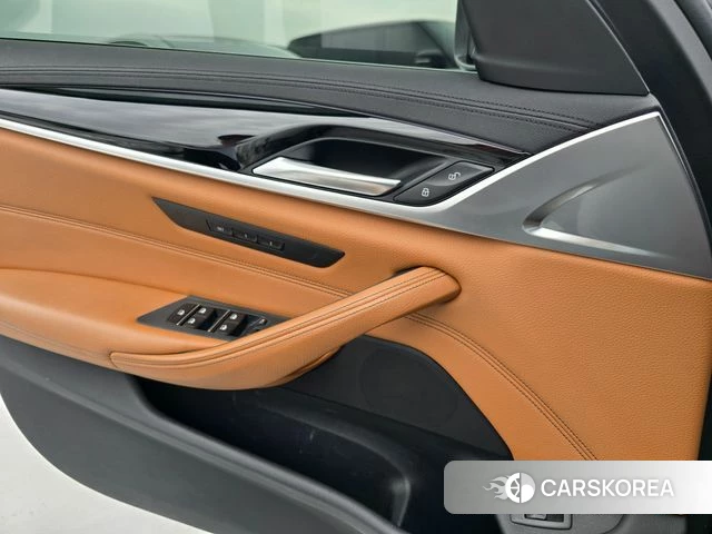 BMW 5 Series (G30) 2018 Черный из Кореи, фото 5