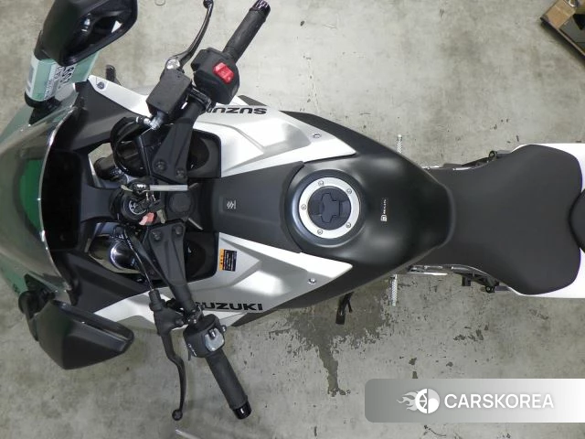 Проданный Suzuki GSX-8R id 4183557 из Японии