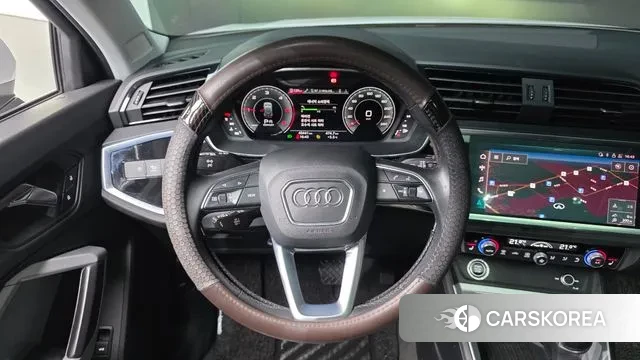 Audi Q3 (F3) 2022 Белый из Кореи, фото 5