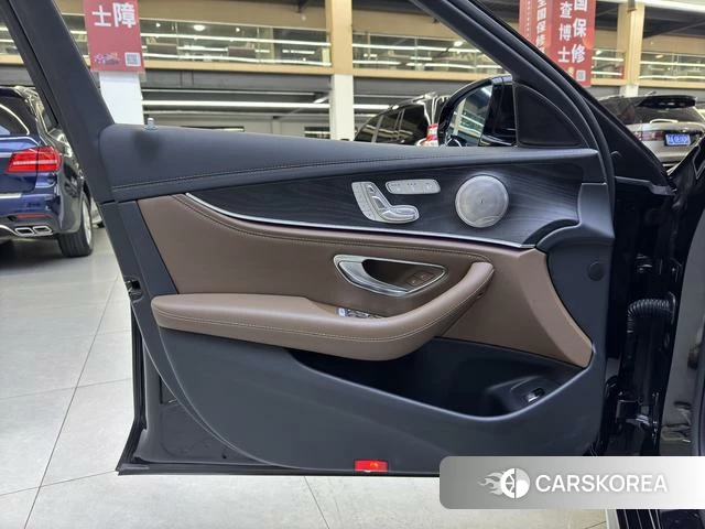 Mercedes-Benz E-class 2022 Черный из Китая, фото 5