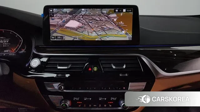 BMW 5 Series (G30) 2021 Белый из Кореи, фото 5