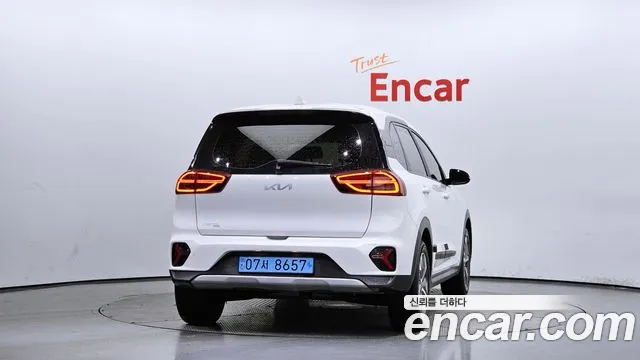 Kia Niro Plus 2022 Белый из Кореи, фото 5