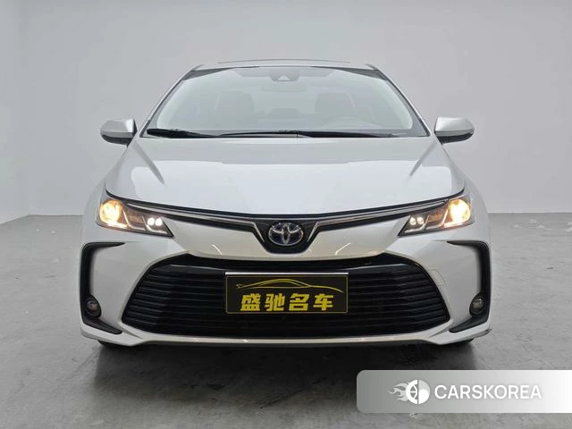 Toyota Corolla 2023 Серебристо-серый из Китая, фото 5