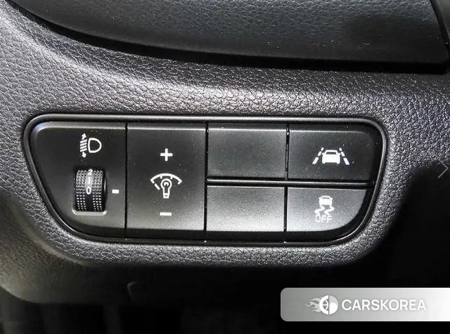 Kia Seltos 2022 Белый из Кореи, фото 5