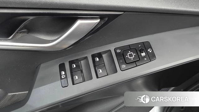 Kia Di Ol Nu Niro 2022 Серебристо-серый из Кореи, фото 5