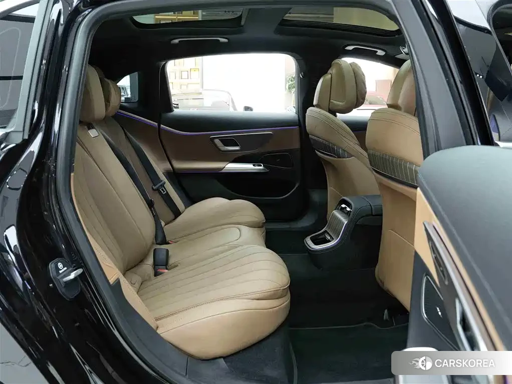 Mercedes-Benz E-Class 2025 Черный из Китая, фото 5