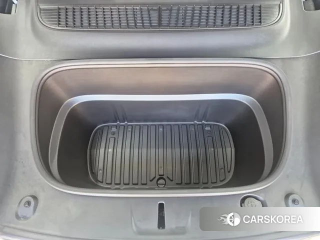 Tesla Model Y 2025 Серый из Кореи, фото 5