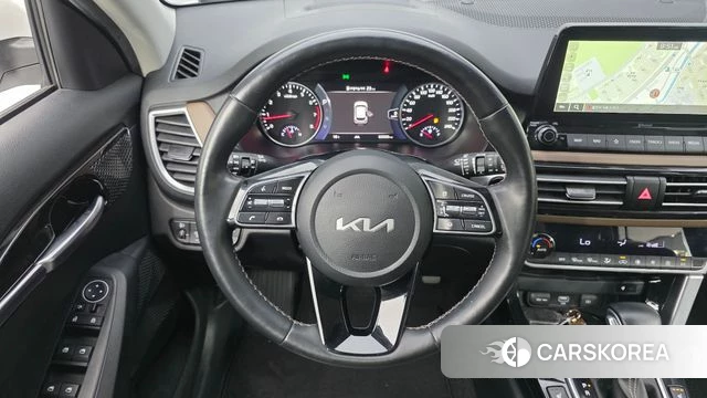 Kia Seltos 2022 Белый из Кореи, фото 5
