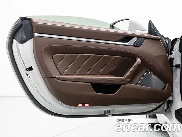 Porsche 911(992) 2023 Жемчужный цвет из Кореи, фото 5