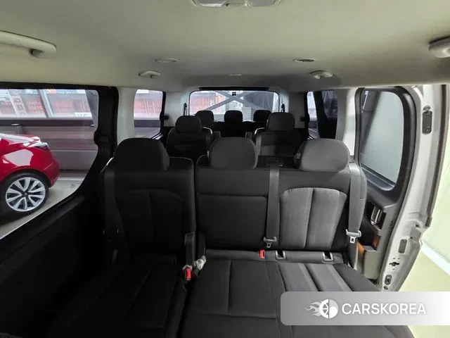 Hyundai Staria 2022 Белый из Кореи, фото 5