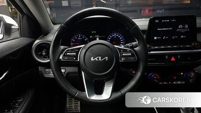 Kia The New K3 2nd generation 2022 Белый из Кореи, фото 5