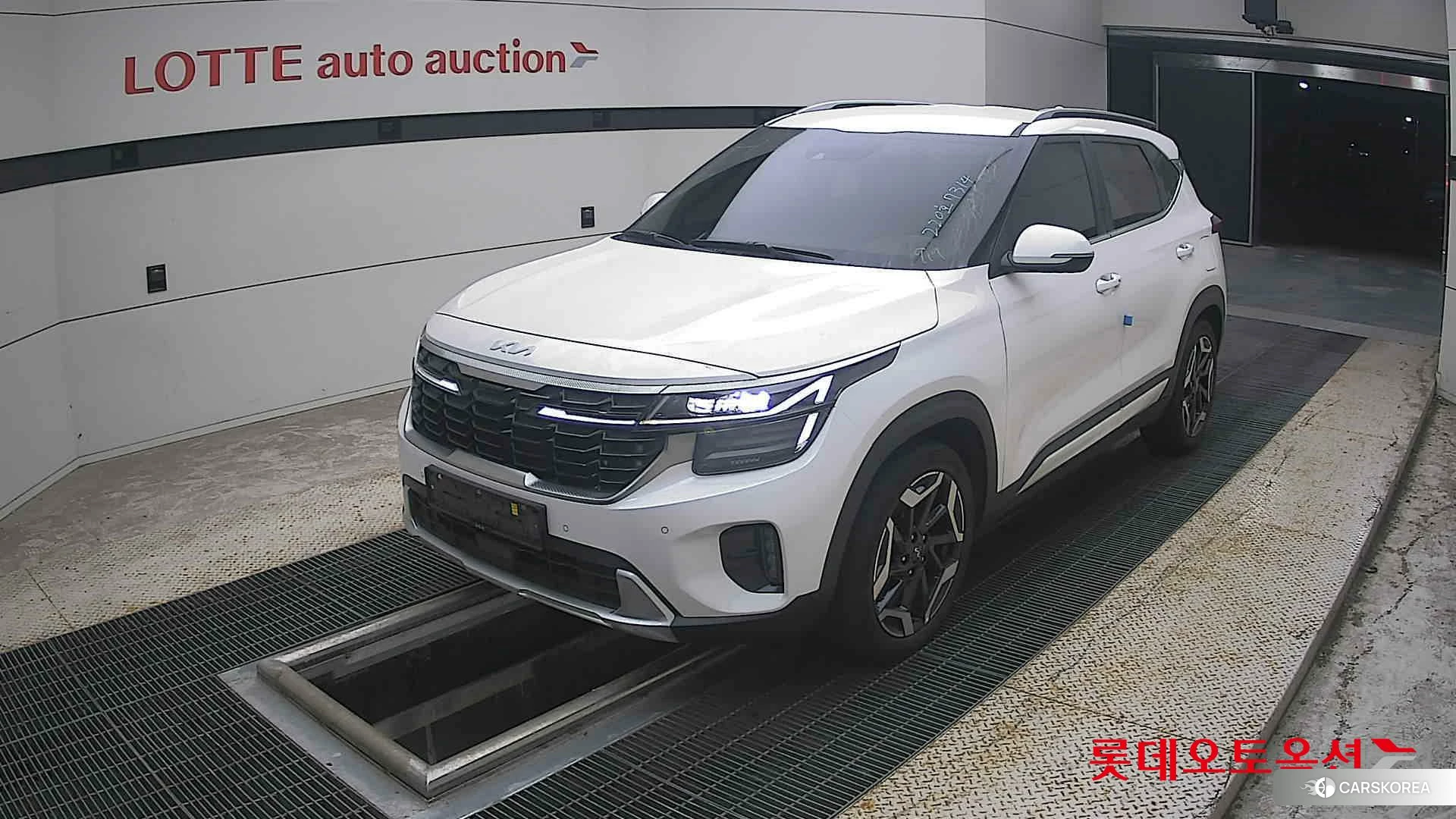 Kia Seltos 2024 Белый из Кореи, фото 5