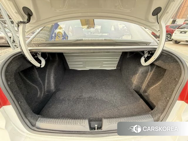 Volkswagen Santana 2021 Белый из Китая, фото 5