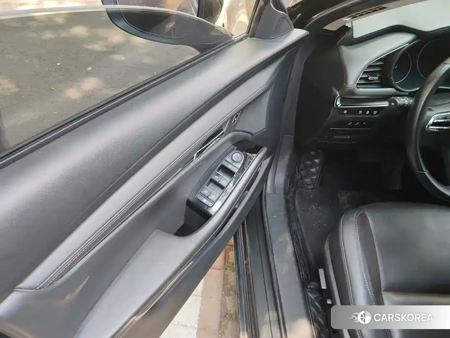 Mazda 3 2022 Silver/gray из Китая, фото 5