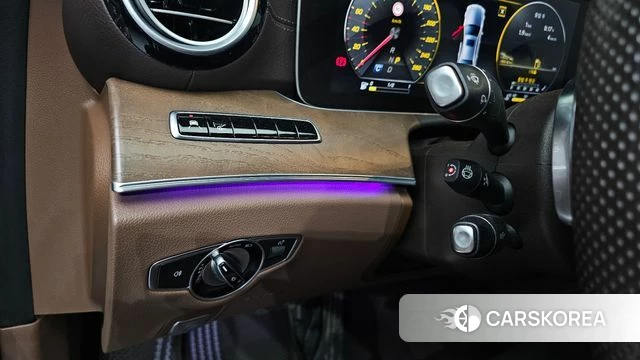 Mercedes-Benz E-Class W213 2018 Белый из Кореи, фото 5