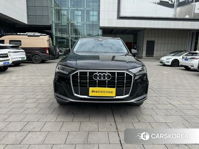 Audi Q7 2024 Черный из Китая, фото 5