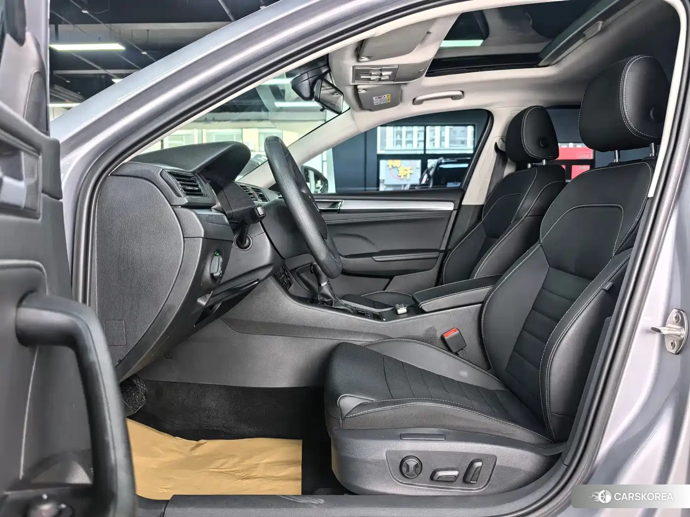 Skoda Superb 2023 Silver/gray из Китая, фото 5