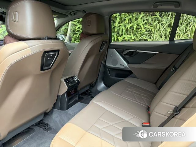BMW 5 series 2024 Черный из Китая, фото 5