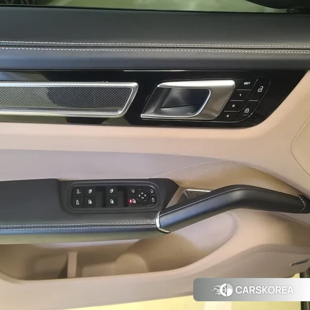 Porsche Cayenne (PO536) 2021 Черный из Кореи, фото 5