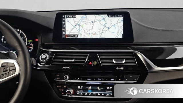 BMW 5 Series (G30) 2018 Белый из Кореи, фото 5