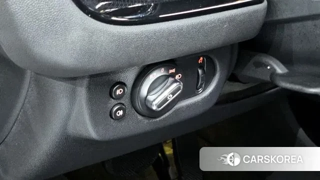 Mini Cooper D Clubman 2021 Жемчужный цвет из Кореи, фото 5