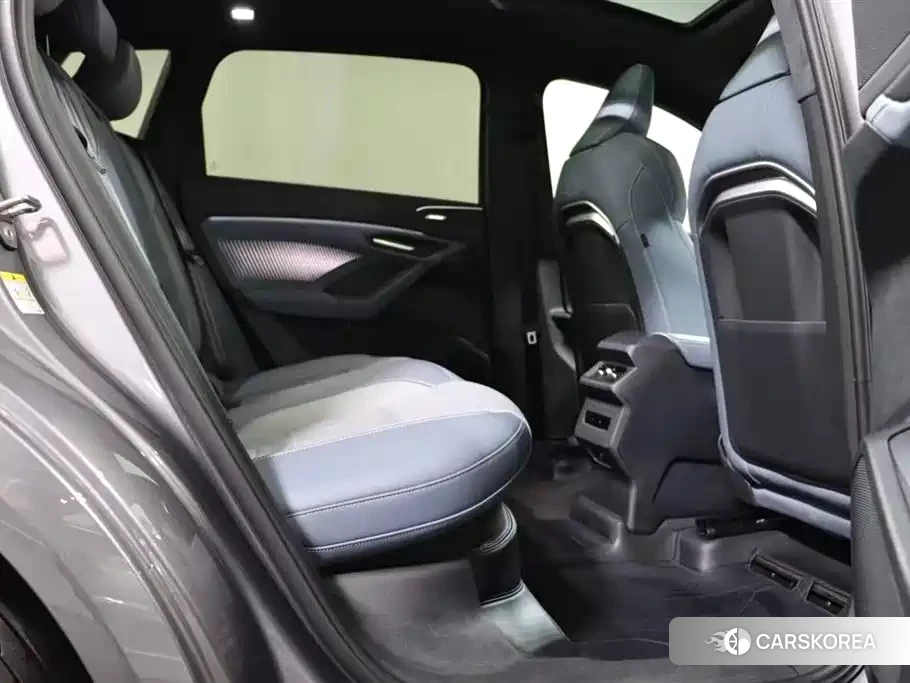 Audi Q6L e-tron 2025 Silver/gray из Китая, фото 5