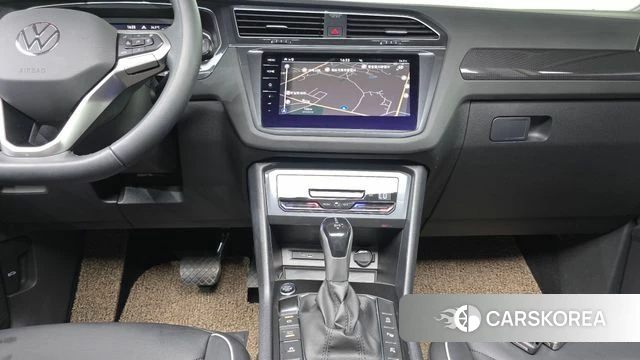 Volkswagen Tiguan second Generation 2022 Белый из Кореи, фото 5