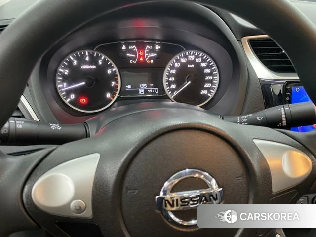 Nissan Xuan Yi 2023 Серебристо-серый из Китая, фото 5