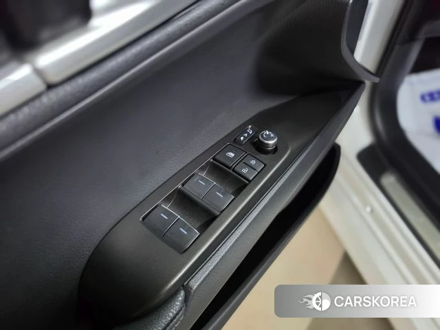 Toyota Camry (XV80) 2025 Белый из Кореи, фото 5