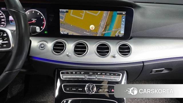 Mercedes-Benz E-Class W213 2019 Белый из Кореи, фото 5