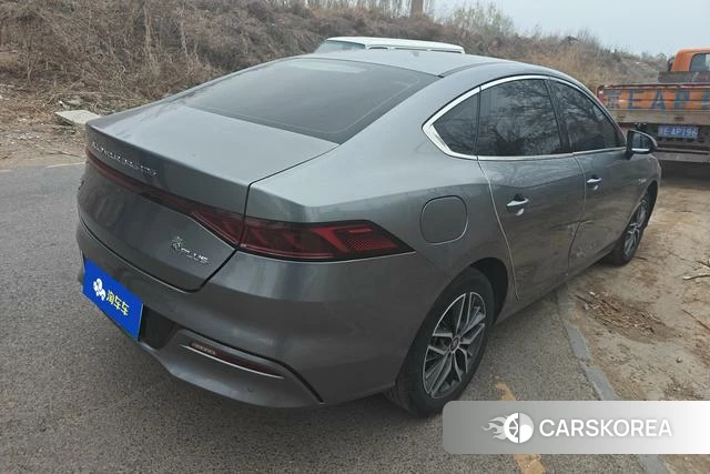 BYD Qin PLUS DM 2023 Темно-серый из Китая, фото 5