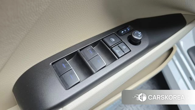 Toyota Camry (XV70) 2023 Белый из Кореи, фото 5