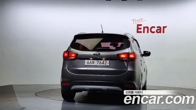 Kia The New Carens 2018 Серебристо-серый из Кореи, фото 5