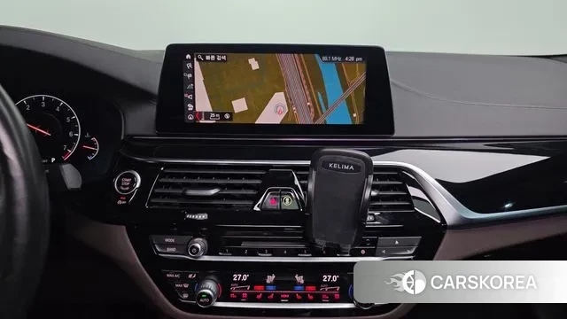 BMW 5 Series (G30) 2019 Белый из Кореи, фото 5