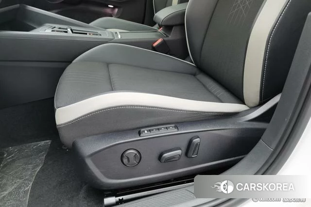 Volkswagen Golf 2023 Белый из Китая, фото 5