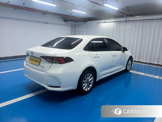 Toyota Corolla 2023 Белый из Китая, фото 5
