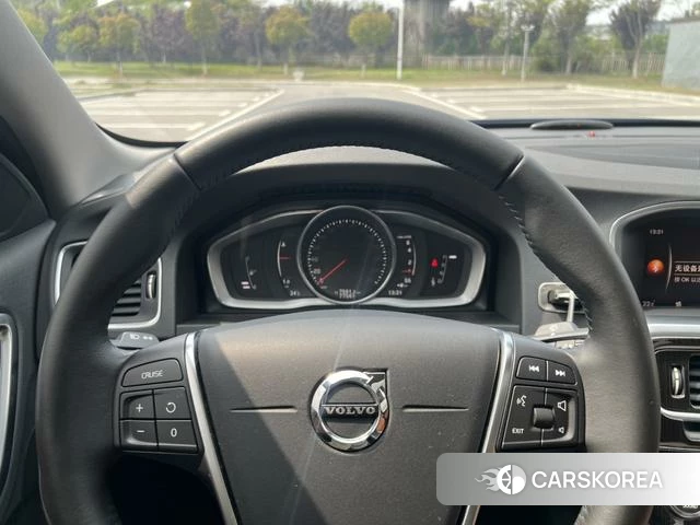 Volvo S60 2018 Синий из Китая, фото 5