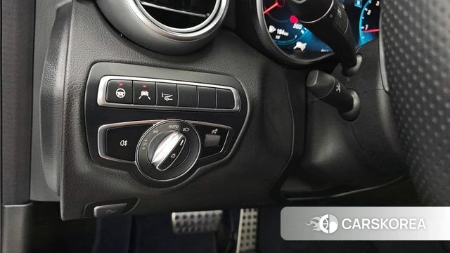Mercedes-Benz C-Class W205 2023 Белый из Кореи, фото 5